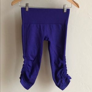 Lululemon in the flow crop*Heathered Bruised Berry